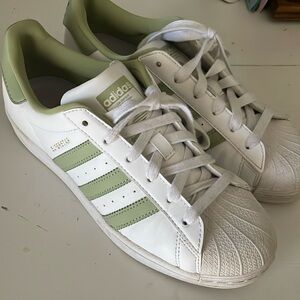 Women’s Adidas Superstar shoes size 7.5